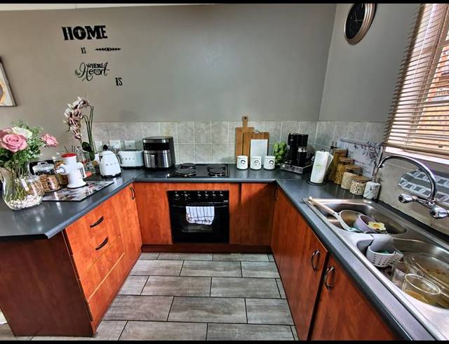 2 BEDROOM TOWNHOUSE FOR SALE IN AMANDASIG